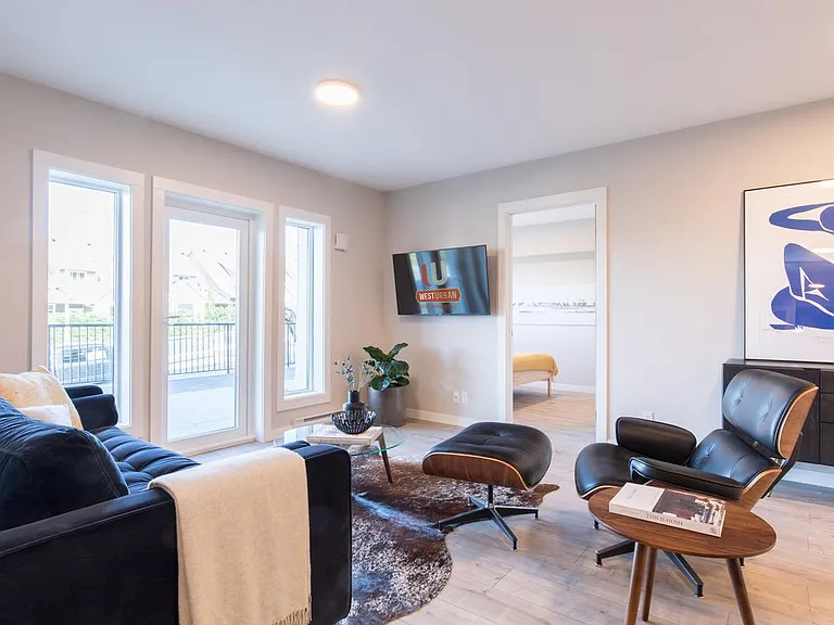 2036 Island Hwy S — Photo 18