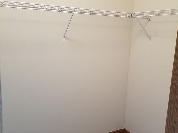 3rd image of 3405 Edison Dr
