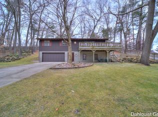 2810 Memorial Dr, Muskegon, MI 49445