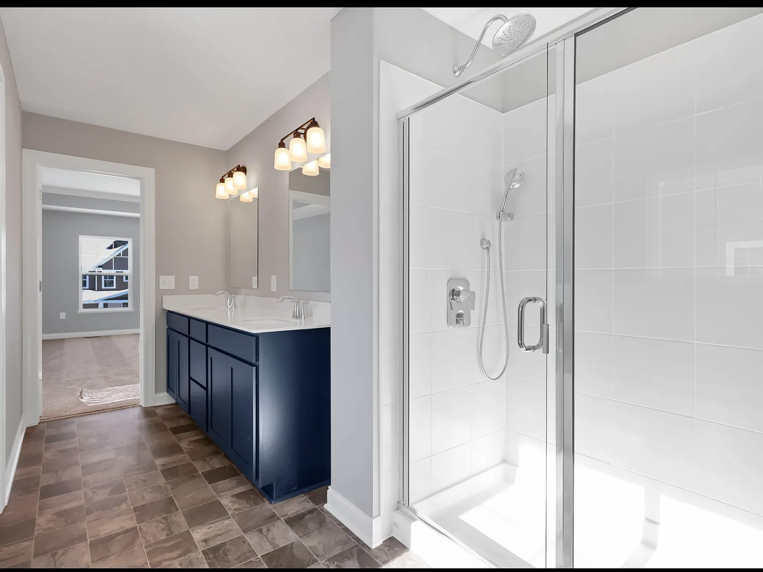 4 bed, 2.5 bath, 3200 sqft, $3,900 — Photo 2