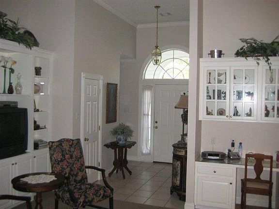 3rd image of 112 Knoll Creek Dr