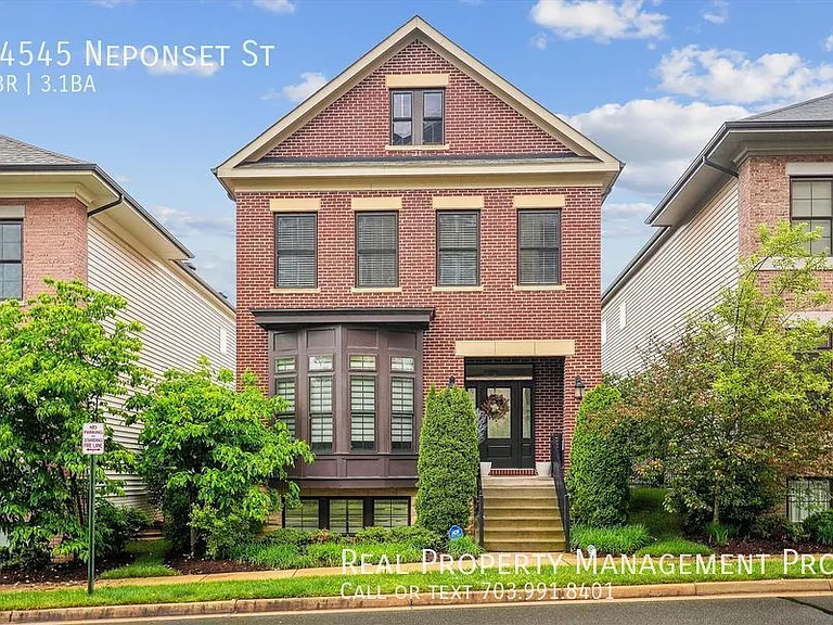 44545 Neponset St — Photo 1