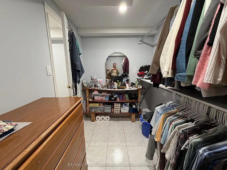 934 Boyer Blvd #BASEMENT — Photo 26