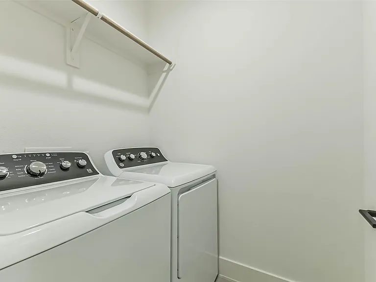 5703 Balbo St #F — Photo 37