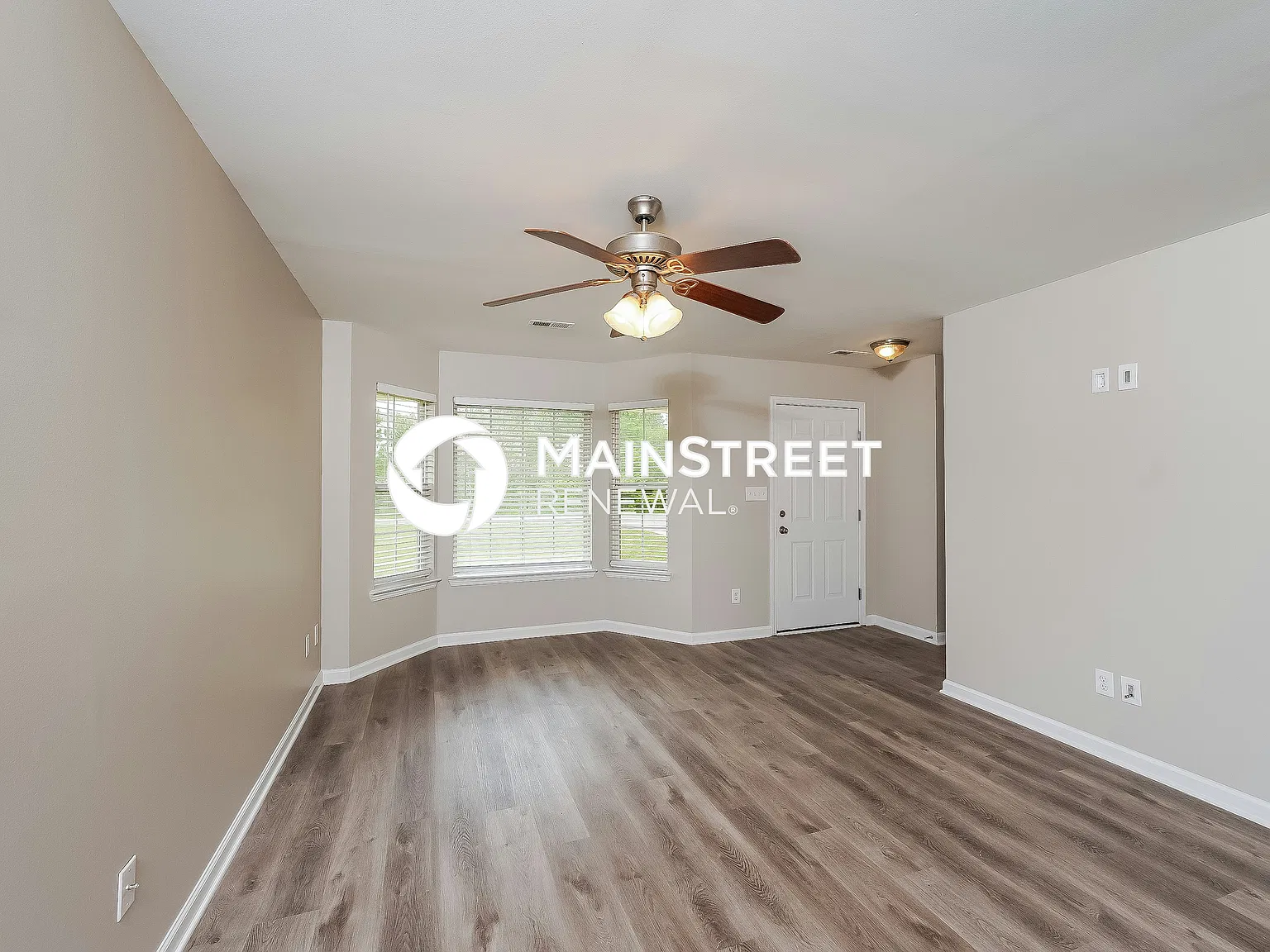 270 Sunrise Dr — Photo 4