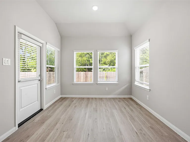 3919 Sugardale St — Photo 11