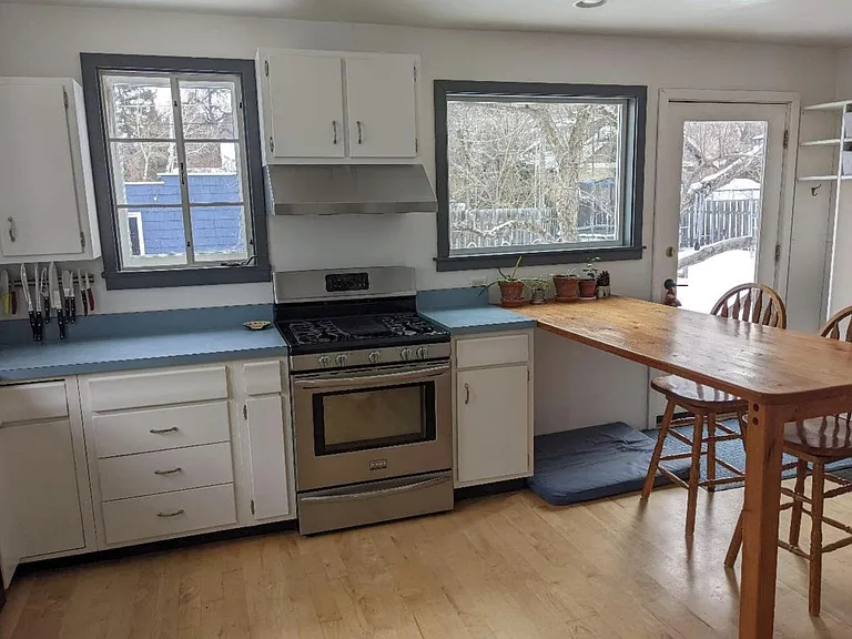 318 S 9th Ave — Photo 4