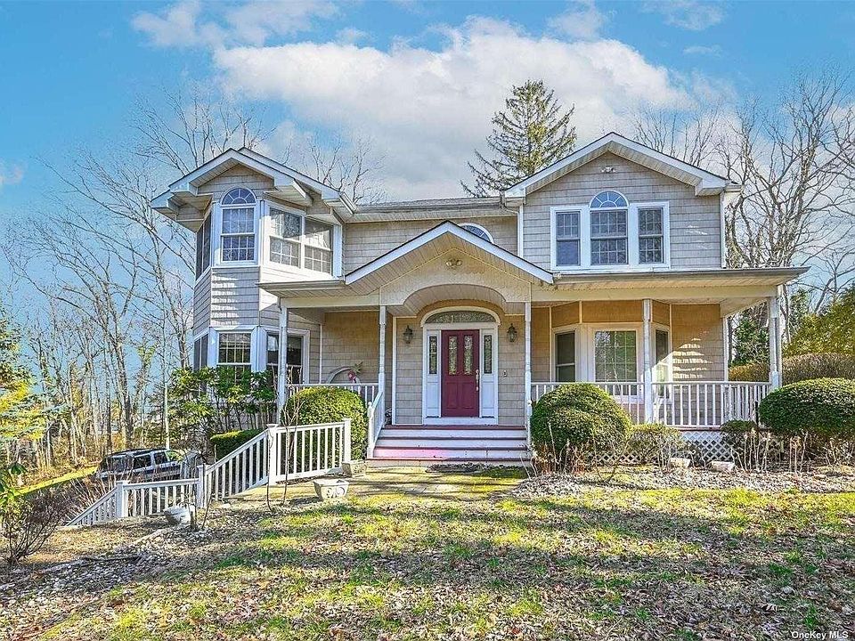 39 Anoatok Dr Huntington NY Zillow