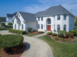 6807 Fieldstone Dr, Burr Ridge, IL 60527