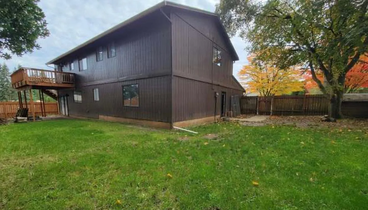 18125 Helms Ct — Photo 2