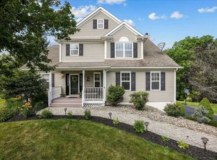 29 Van Scoy Rd, Poughquag, NY 12570