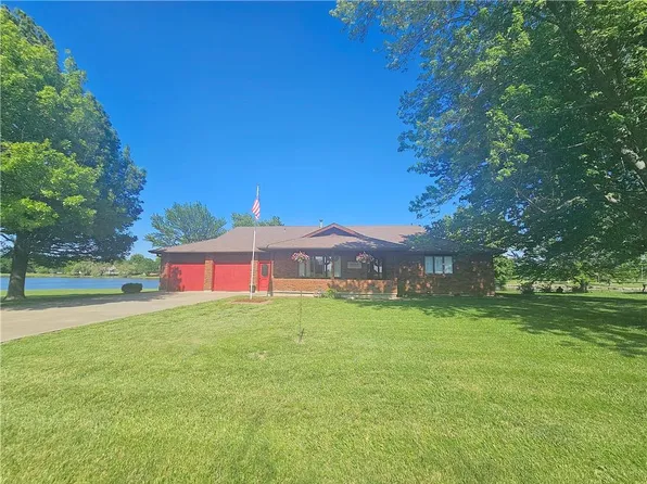 36 Lakeview Dr, Garnett, KS 66032