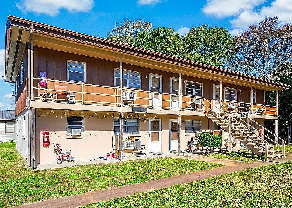 1st image of 818 Bay St #5