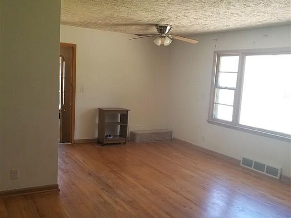3rd image of 324 S 52nd St
