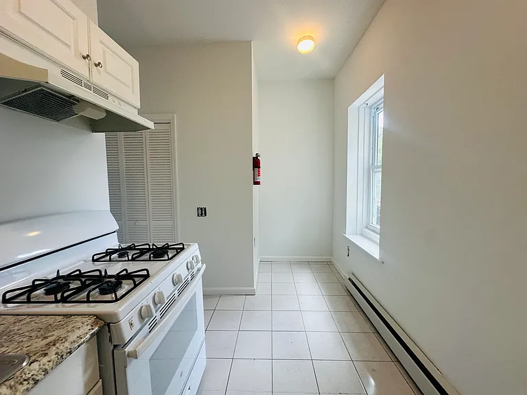 82 Garden St #1 — Photo 8