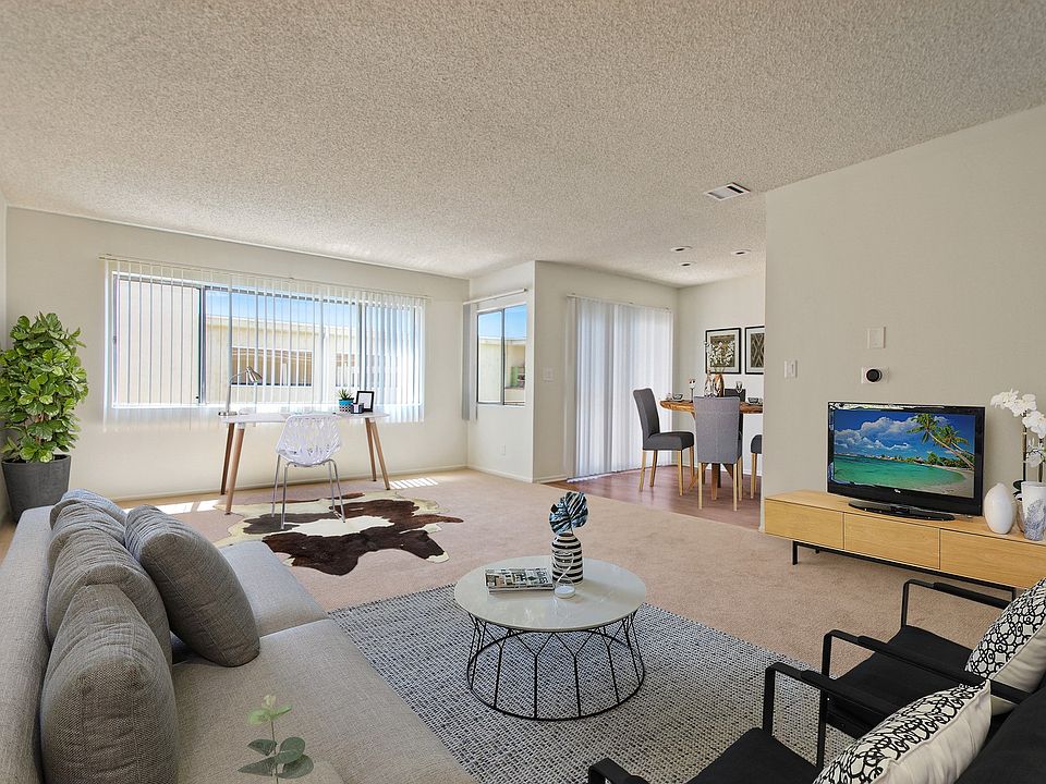 1st image of 4573 Willis Ave #7056488
