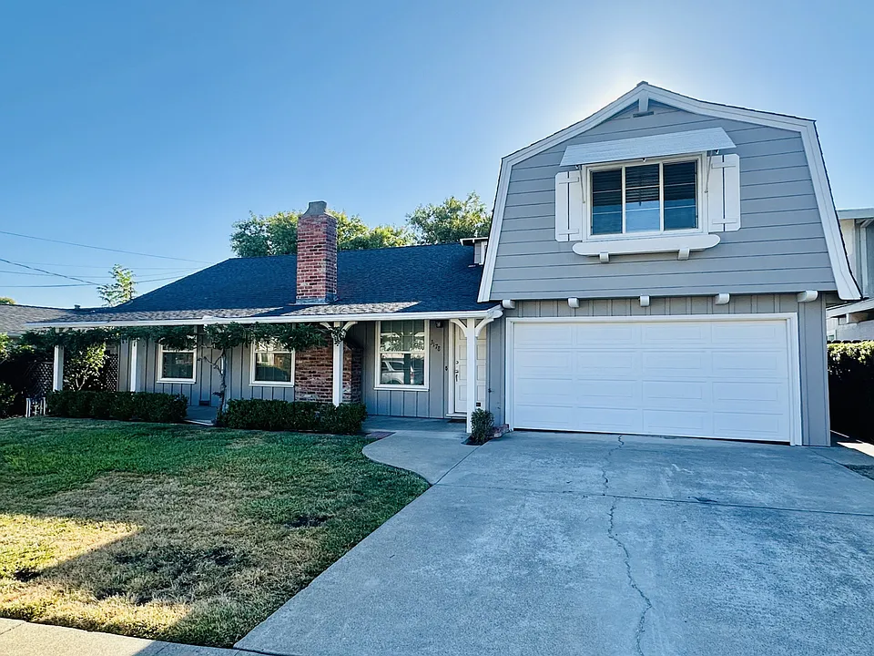 3178 Hillview Ct