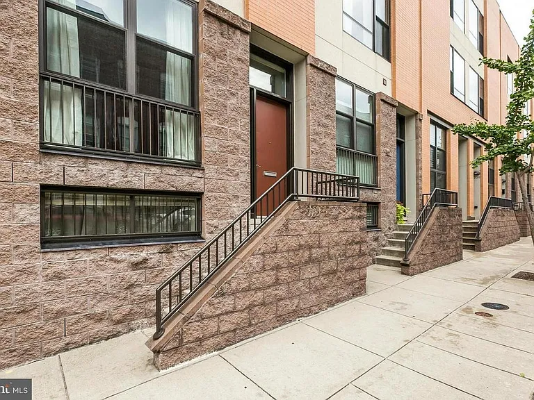 1702 N Calvert St #BASEMENT — Photo 2