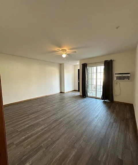 126 S Dousman St — Photo 30