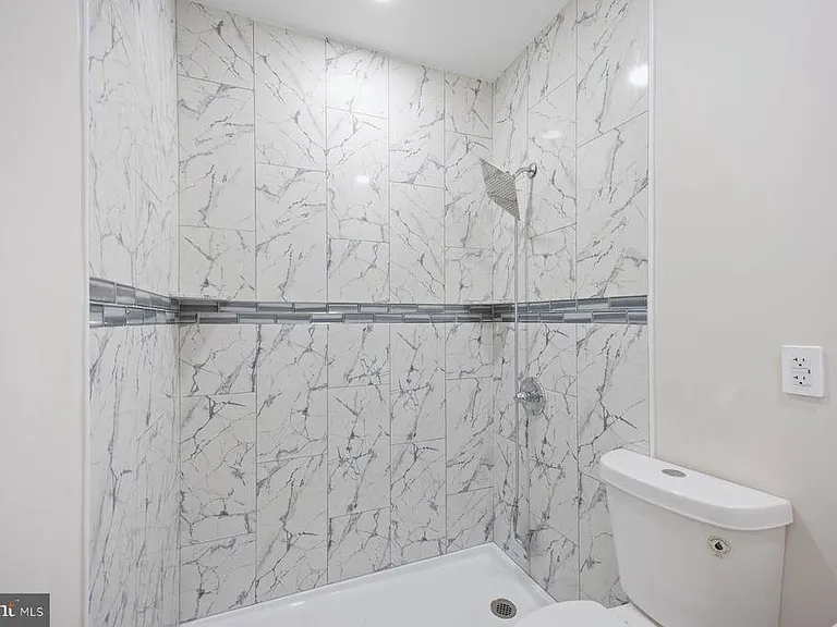 117 Collins Ave S — Photo 22