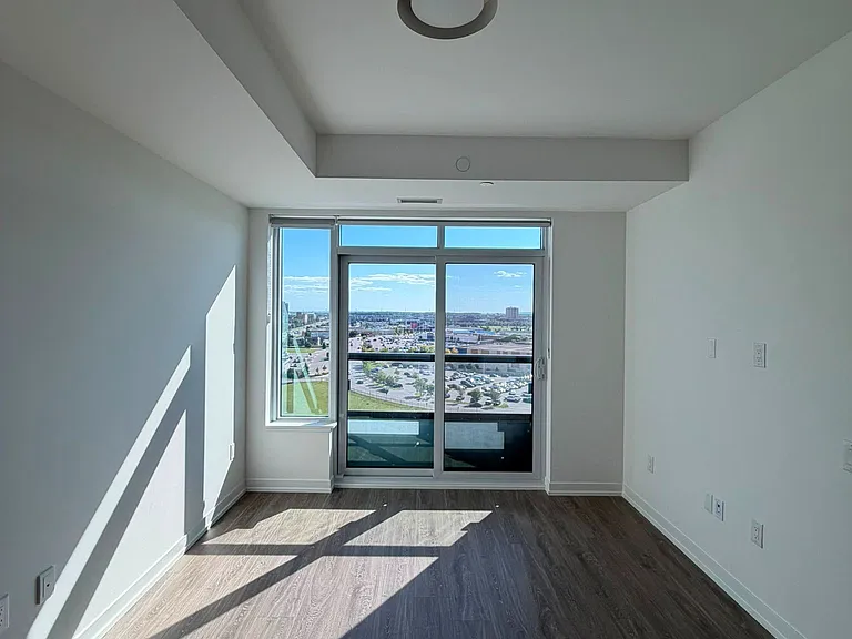 2485 Eglinton Ave W #1323 — Photo 17