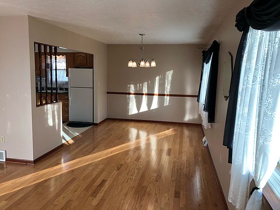 3rd image of 23548 Clifford Dr