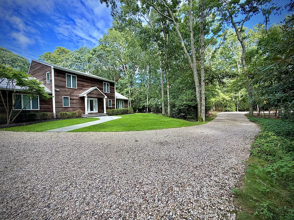 27 E Woods Path