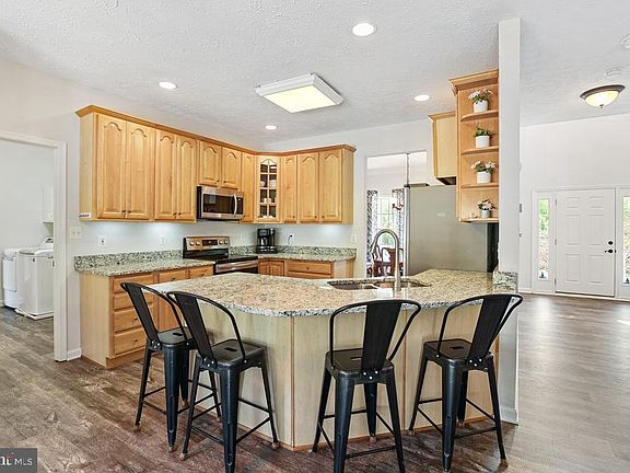 5th image of 15212 Truman Manor Ln