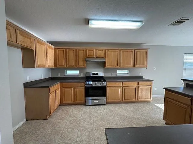 5157 Hartson — Photo 3