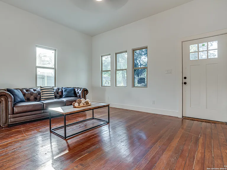231 Chicago Blvd — Photo 3