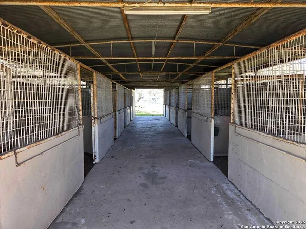 7676 PR 1002, Normanna 78142