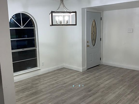 2nd image of 737 Pinoak Dr