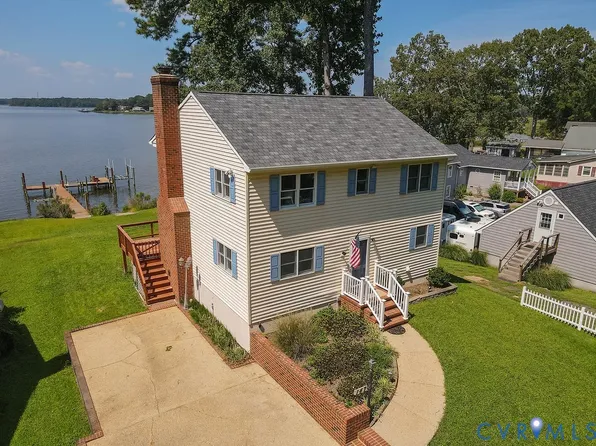 147 Beach Dr, Hartfield, VA 23071