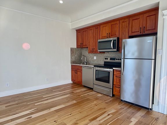 2nd image of 1470 California St APT 5