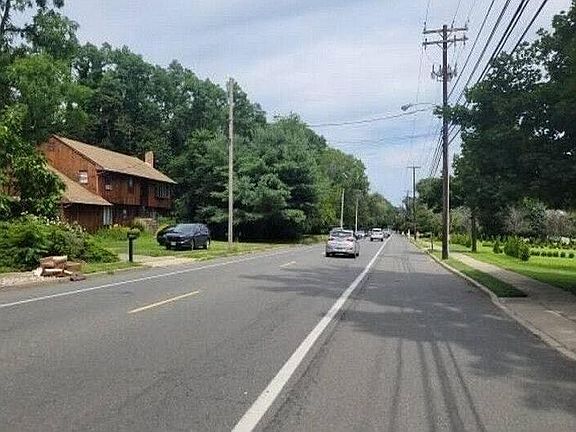 5th image of 2070 Church Rd