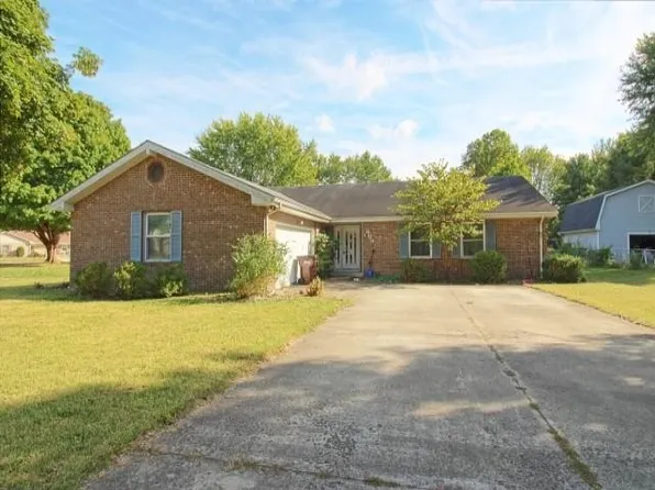 609 Colony Dr, Connersville, IN 47331