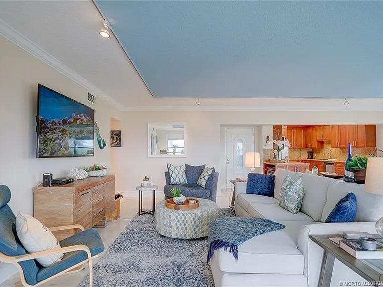 1289 NE Ocean Blvd #6 — Photo 17