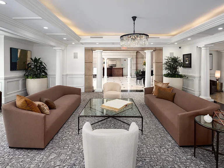 Wesley Townsend Apartments at Buckhead — Photo 32