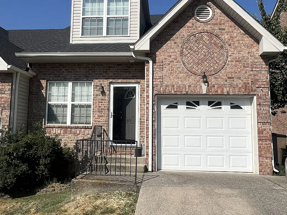 909 Spence Enclave Ct