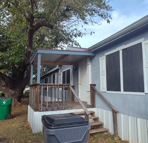209 S Avenue B #18 — Photo 2