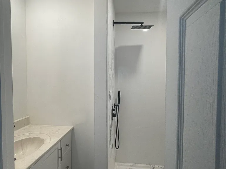 638 W Main St — Photo 14