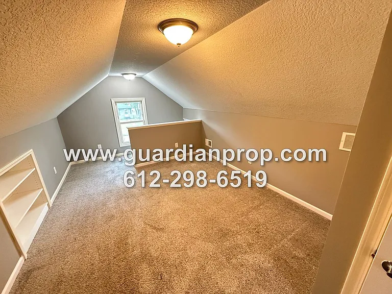 350 93rd Ave NE — Photo 10