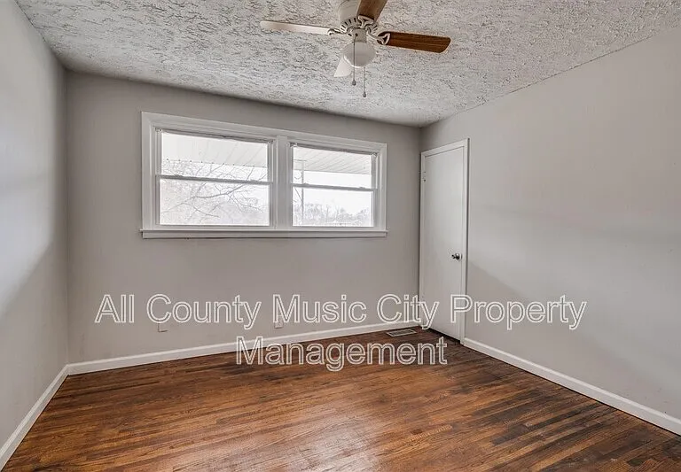 209 Rhine Dr — Photo 14