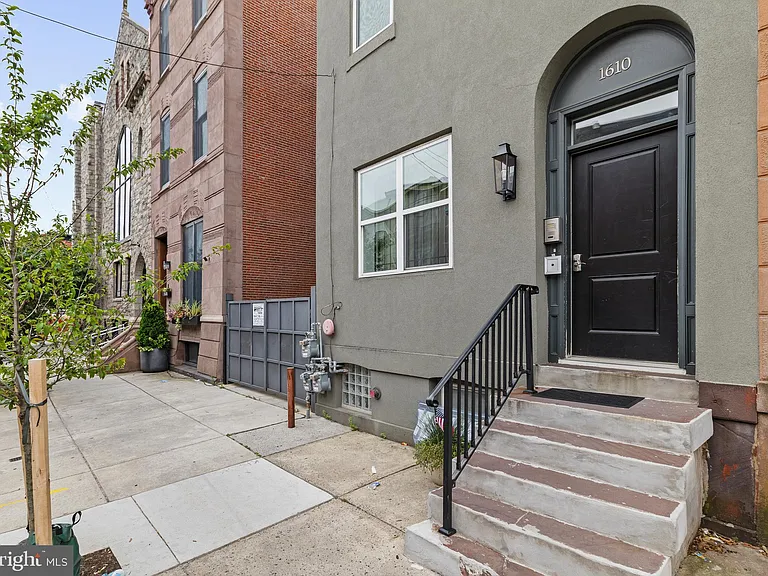 1610 Christian St #3 — Photo 2