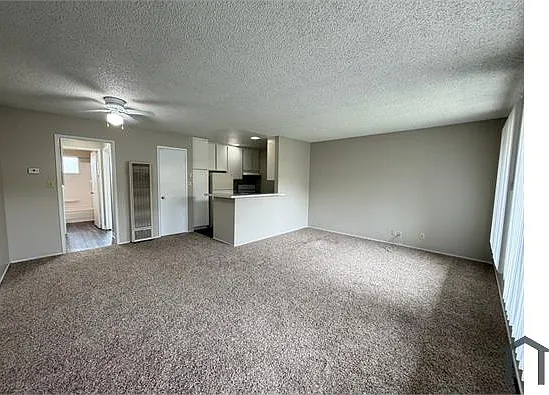 433 Fleming Ave E — Photo 1