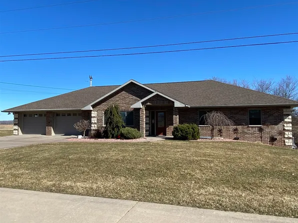 30785 Woodlawn Dr, Bellevue, IA 52031