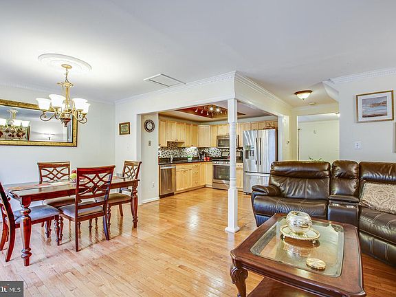 4th image of 7915 Bethelen Woods Ln