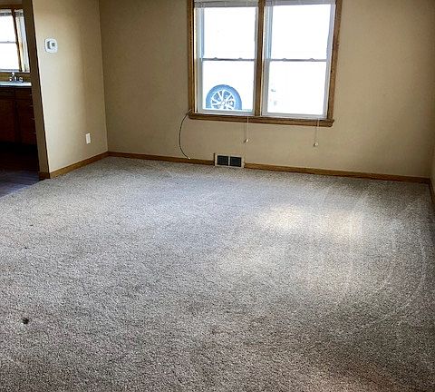 3rd image of 221 E Main St APT 7