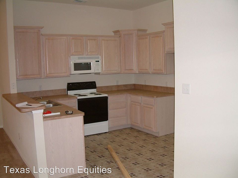 2nd image of 2115 Ragland Rd