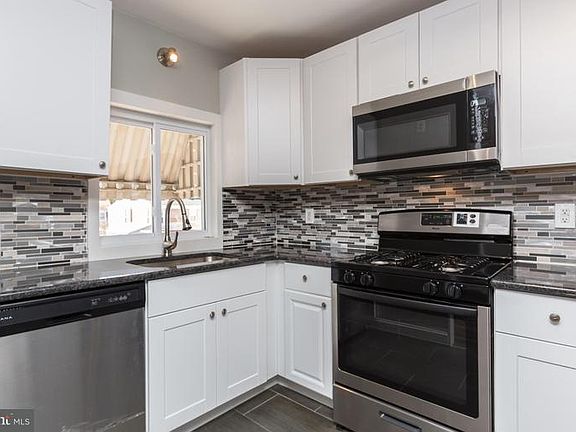 4th image of 1208 Cobbs St